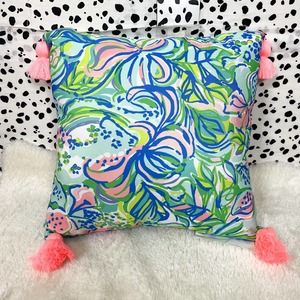 NEW Lilly Pulitzer | GWP Feline Good Pink Blue Floral Tassel Square Decor Pillow
